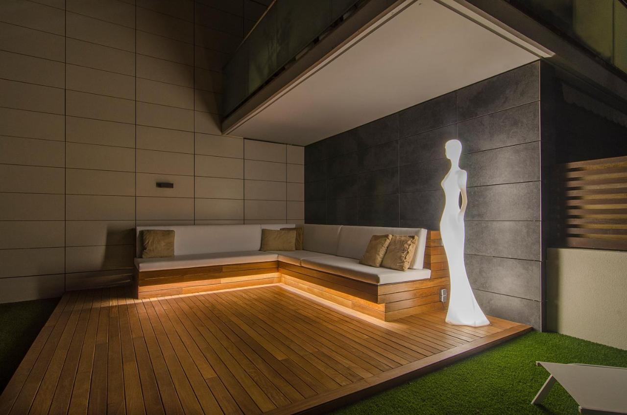 Sitges Spaces Garden Paradise 3 Bedroom, 3 Bathroom, Huge Private Garden-Terrace, Pool- Sleeps Up To 8 외부 사진
