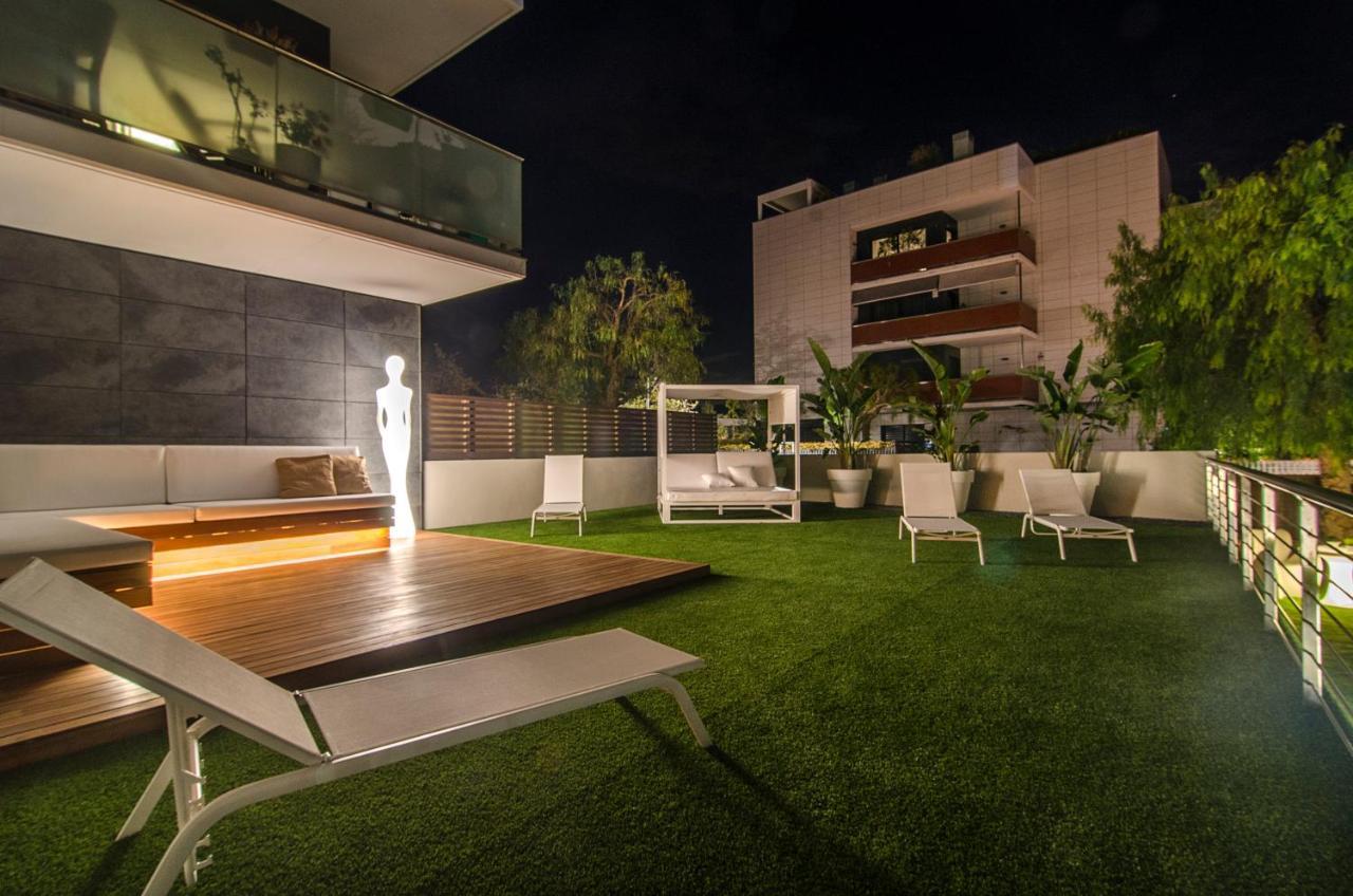 Sitges Spaces Garden Paradise 3 Bedroom, 3 Bathroom, Huge Private Garden-Terrace, Pool- Sleeps Up To 8 외부 사진