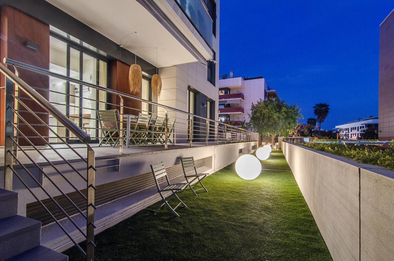Sitges Spaces Garden Paradise 3 Bedroom, 3 Bathroom, Huge Private Garden-Terrace, Pool- Sleeps Up To 8 외부 사진