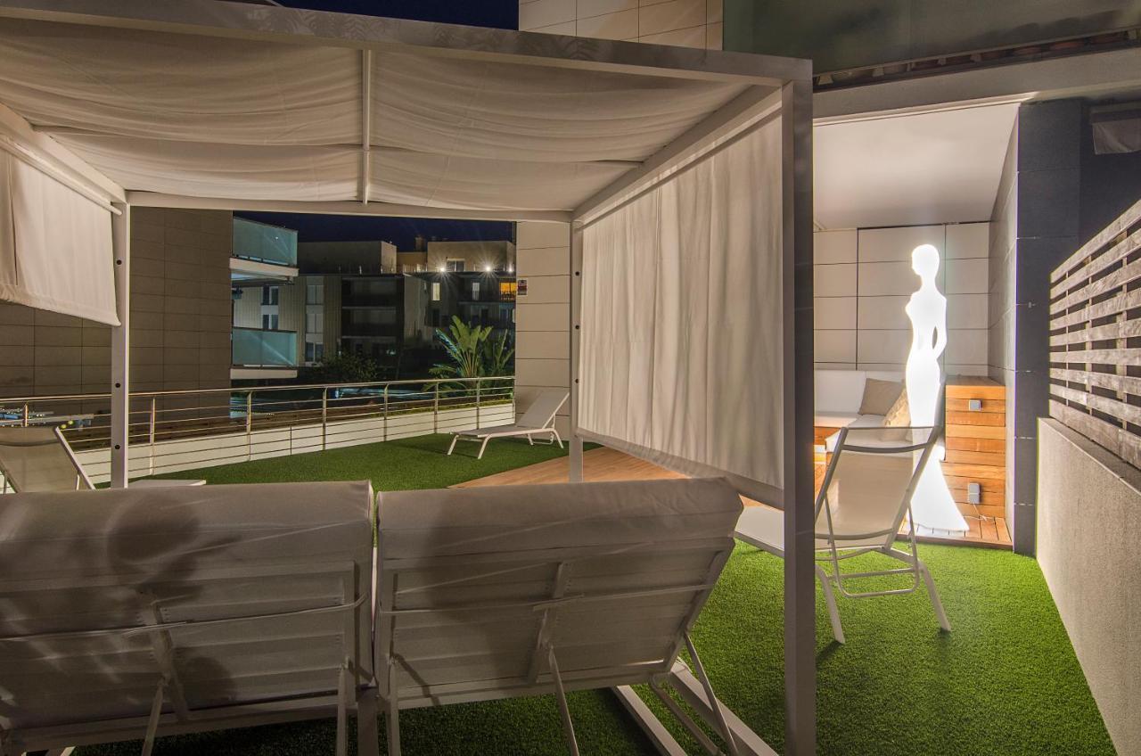 Sitges Spaces Garden Paradise 3 Bedroom, 3 Bathroom, Huge Private Garden-Terrace, Pool- Sleeps Up To 8 외부 사진