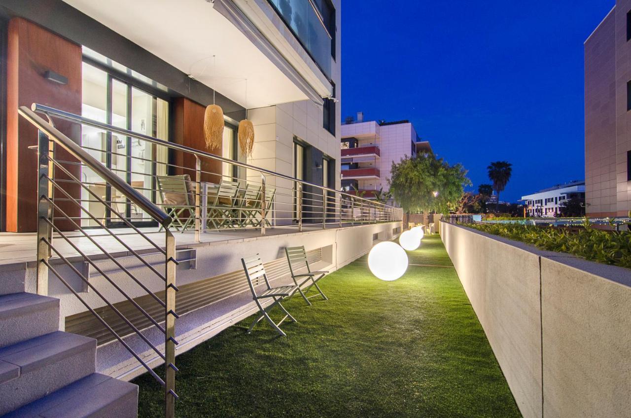 Sitges Spaces Garden Paradise 3 Bedroom, 3 Bathroom, Huge Private Garden-Terrace, Pool- Sleeps Up To 8 외부 사진