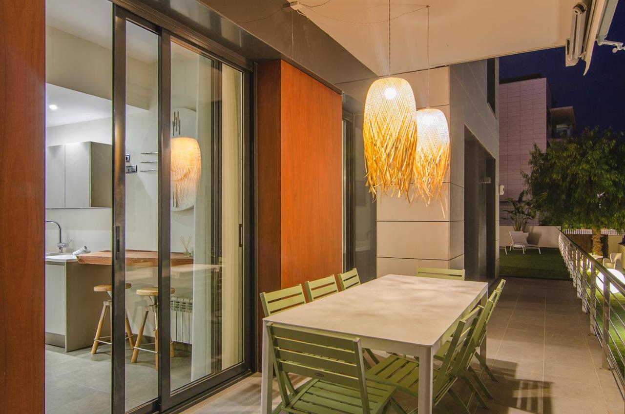 Sitges Spaces Garden Paradise 3 Bedroom, 3 Bathroom, Huge Private Garden-Terrace, Pool- Sleeps Up To 8 외부 사진