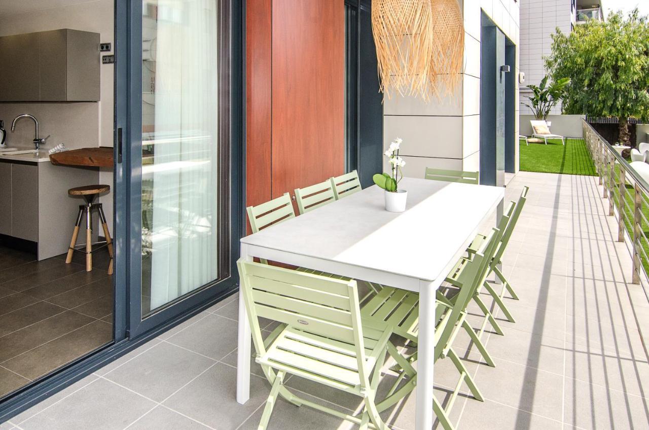Sitges Spaces Garden Paradise 3 Bedroom, 3 Bathroom, Huge Private Garden-Terrace, Pool- Sleeps Up To 8 외부 사진